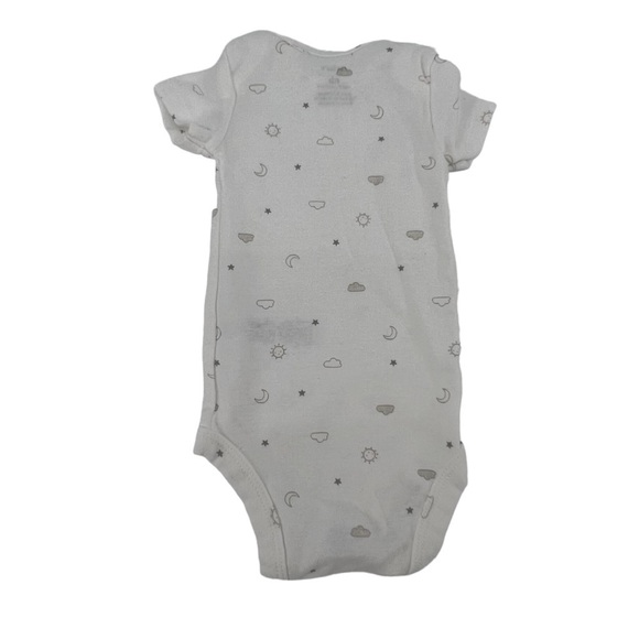 Carter's Newborn White Gray Short Sleeve Sun Star Moon Cloud Print Bodysuit - Picture 3 of 5